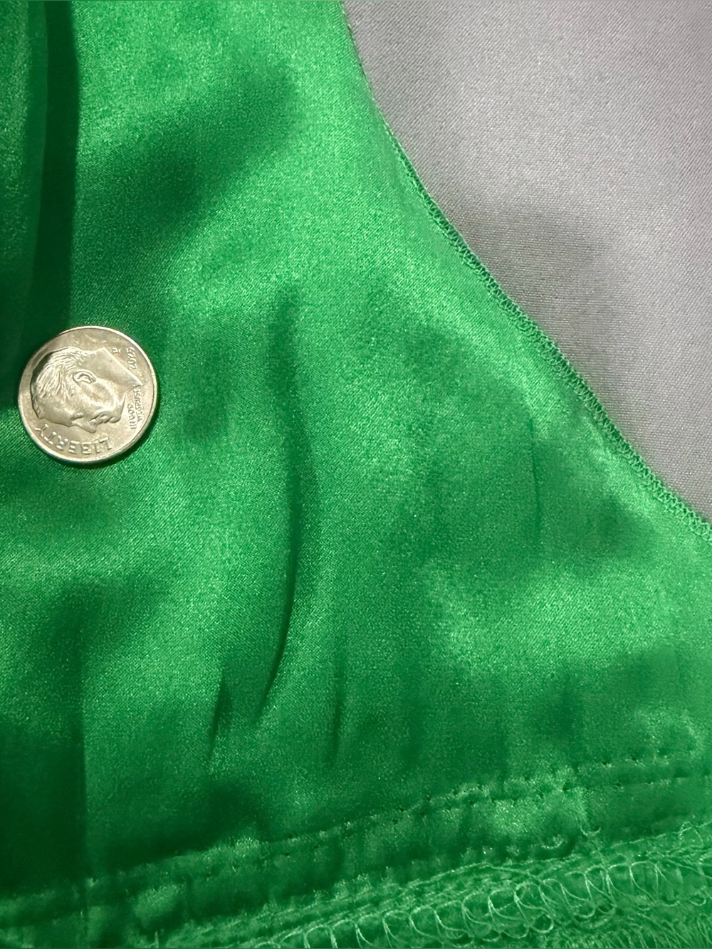DVF Diane von Furstenberg Green 100% Silk Pleated Short Sleeve Wrap Tie Top 2 - Picture 11 of 11